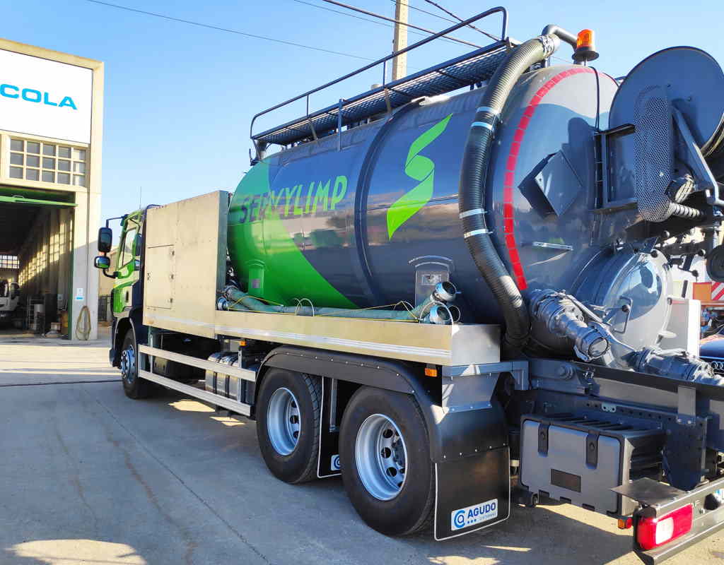 Adaptación de equipo de un camión a otro para cliente Servylimp Adaptación de equipo de un camión a otro para cliente Servylimp