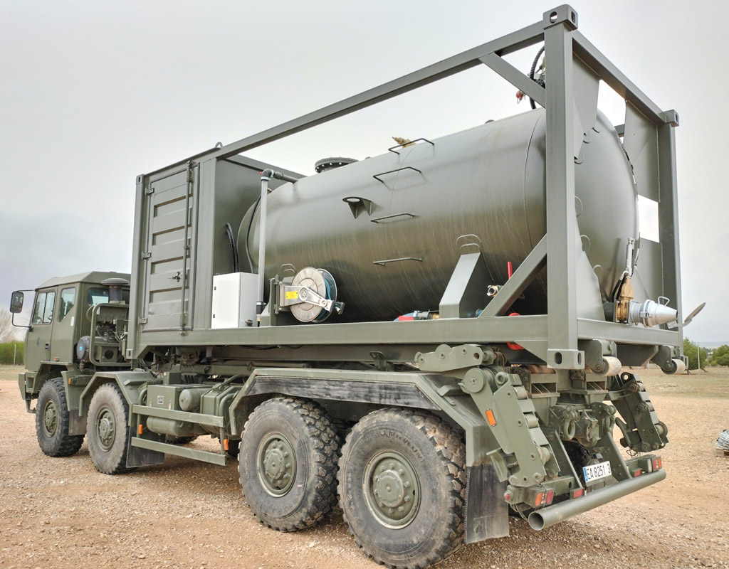 equipo-descontaminacion-quimica-grandes-superficies-4 Cisterna compacta sobre bastidor de gancho multilift 14.000 litros Rinacon Gestión