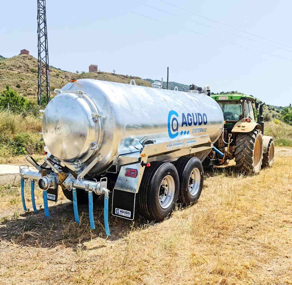 Cisterna gancho multilift 14.000 litros Rinacon Gestión