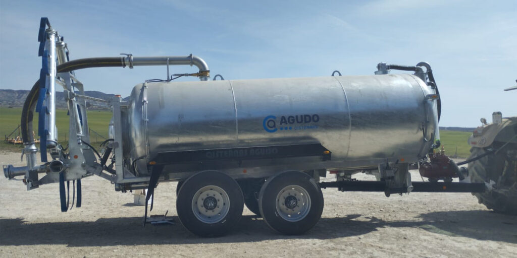 Venta de Cisterna Agrícola de 14.000 litros con aplicador de 6 metros