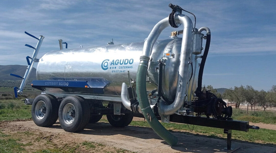 Entrega de Equipo: Cisterna de 14.000 litros con doble brazo de carga y con aplicador de 6 metros, cliente Porcellet